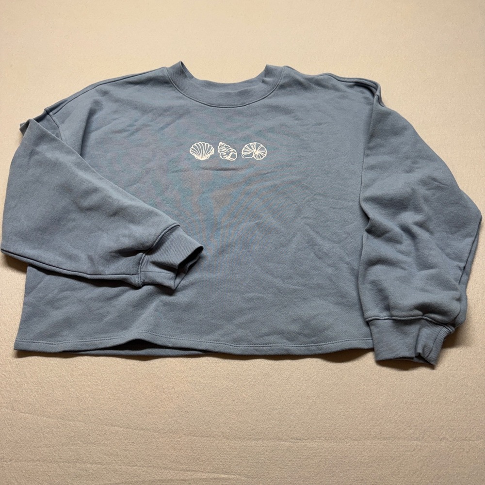 Wild Fable Blue Sea Shell Embroidered Cropped Sweatshirt Size L Crewneck Top